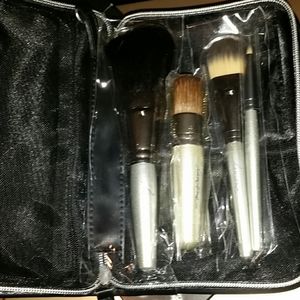 NWT Lancome Flawless Face Deluxe Brush Set w/ Case